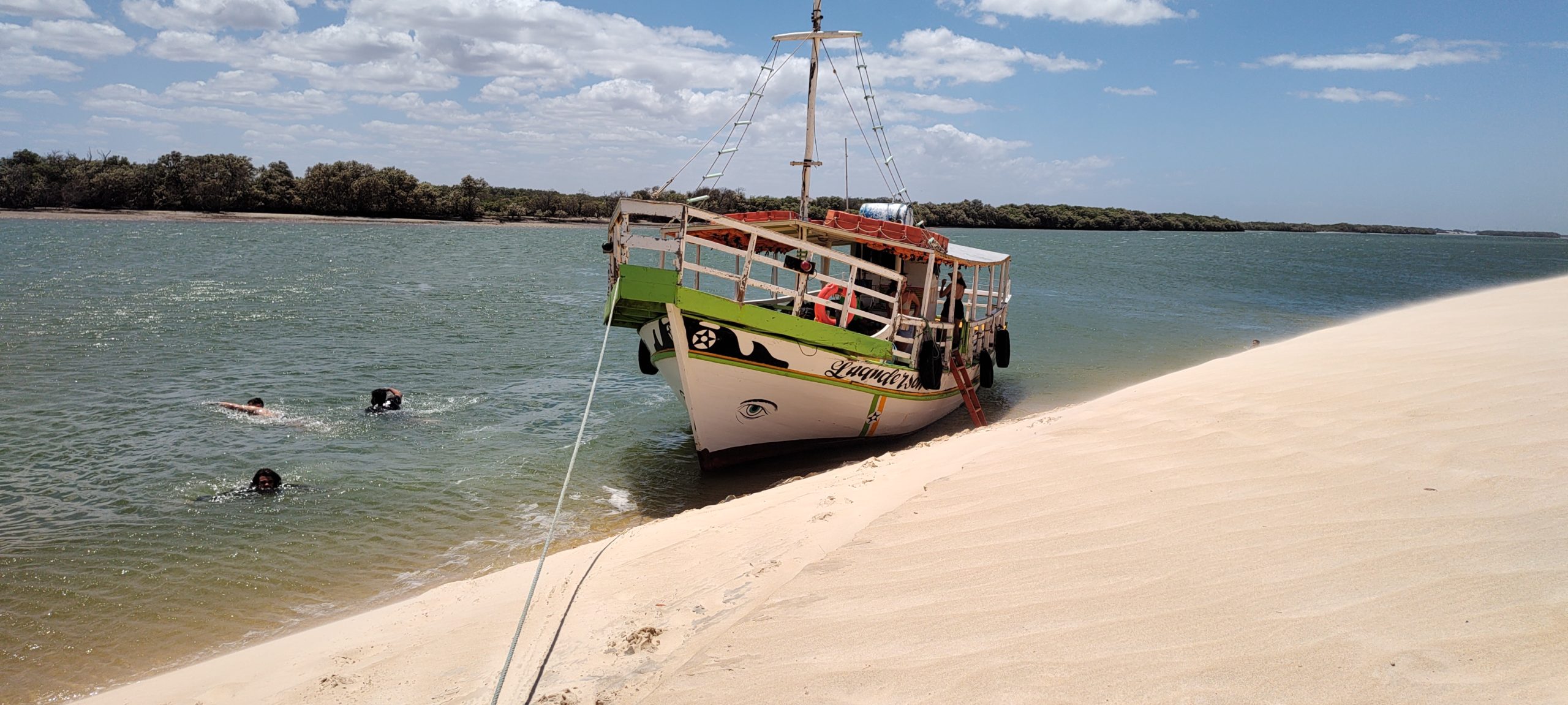 Galinhos com passeio de barco